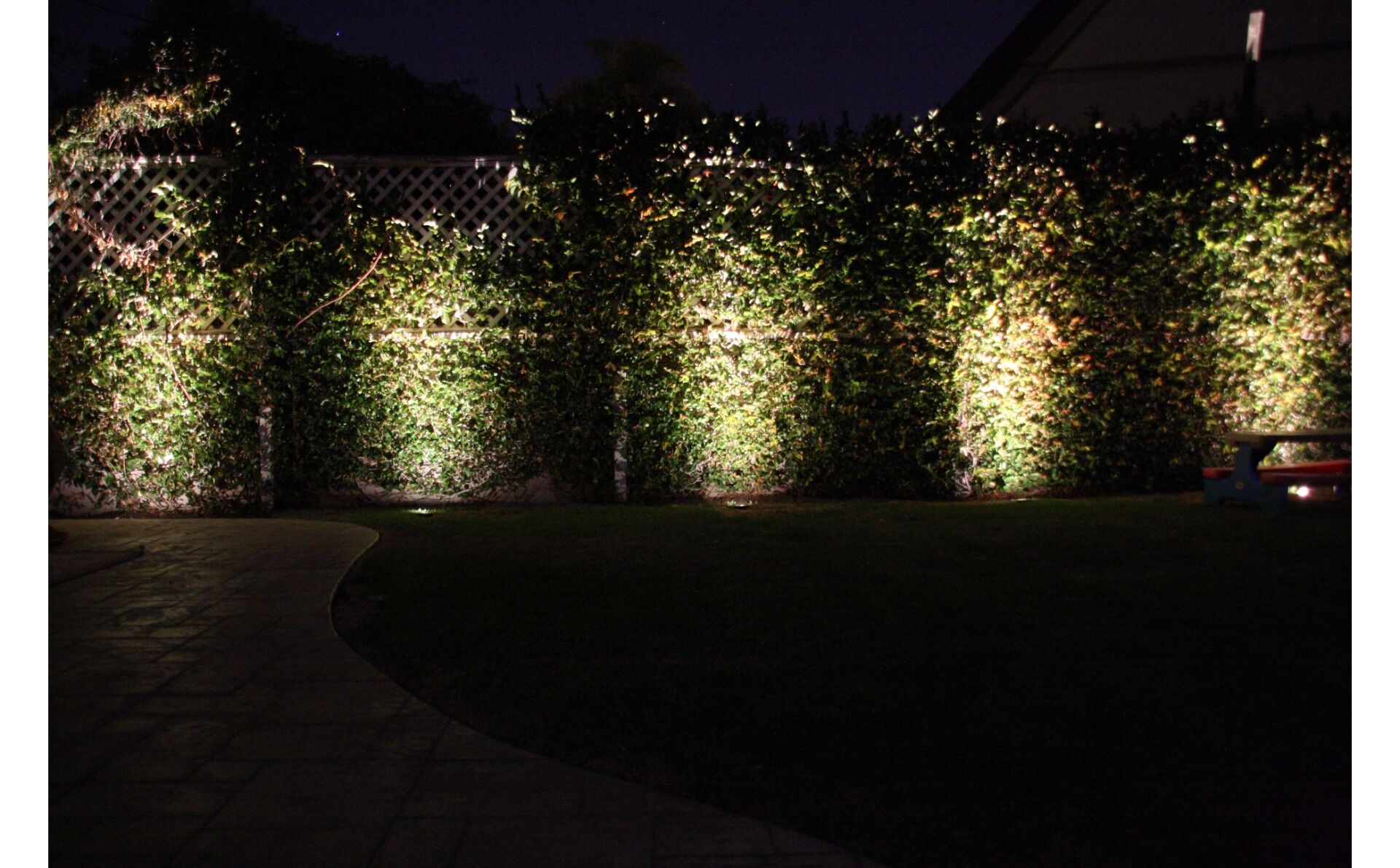 rgbw_stainless_steal_in-ground_light1-2.jpg